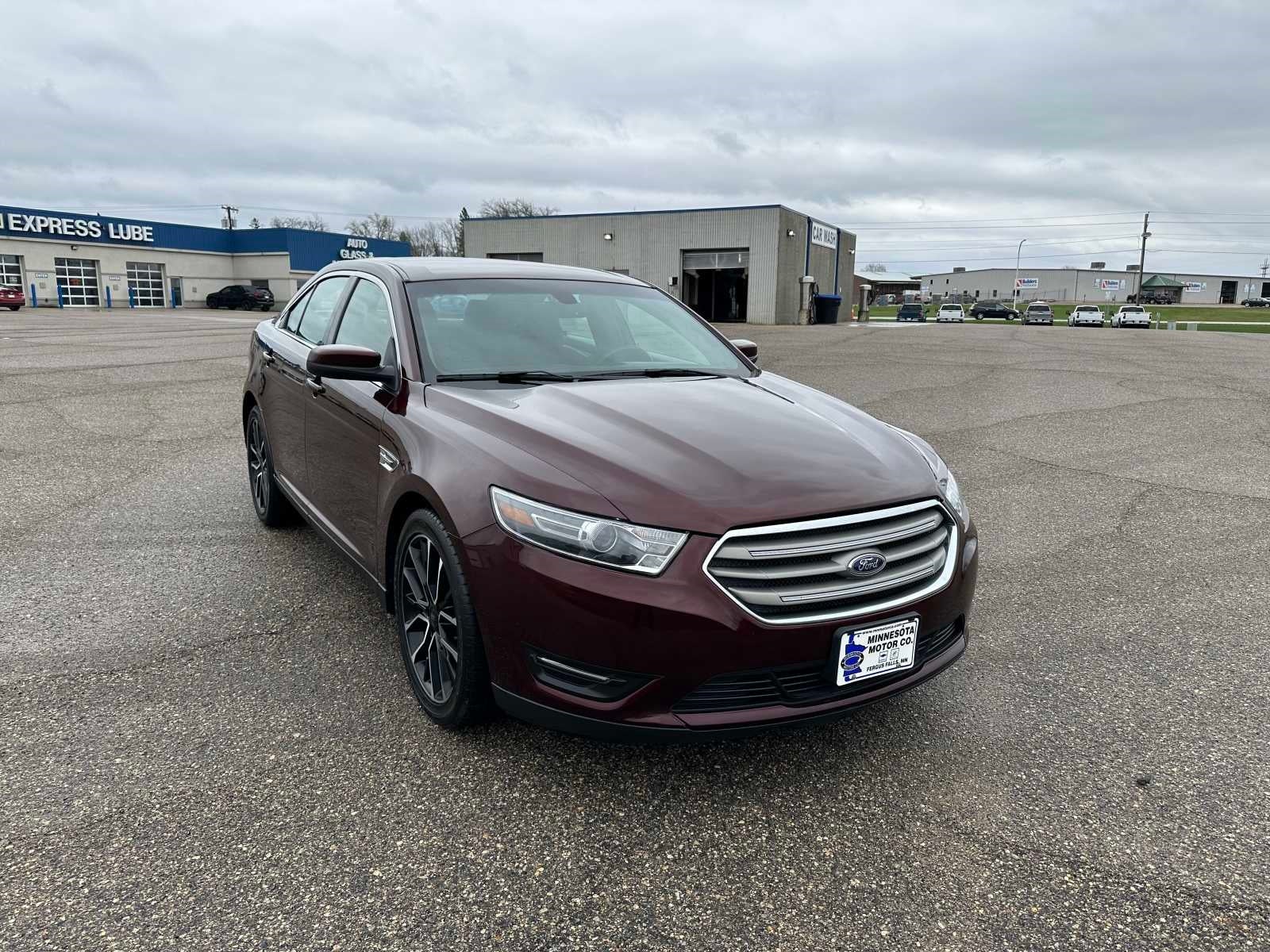 Used 2018 Ford Taurus SEL with VIN 1FAHP2H83JG101164 for sale in Fergus Falls, Minnesota