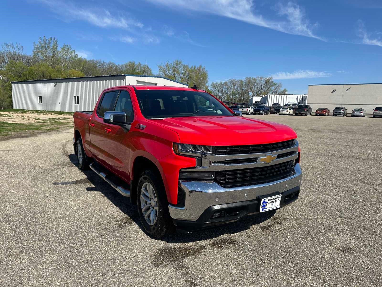 Used 2019 Chevrolet Silverado 1500 LT with VIN 1GCUYDED1KZ285660 for sale in Fergus Falls, Minnesota