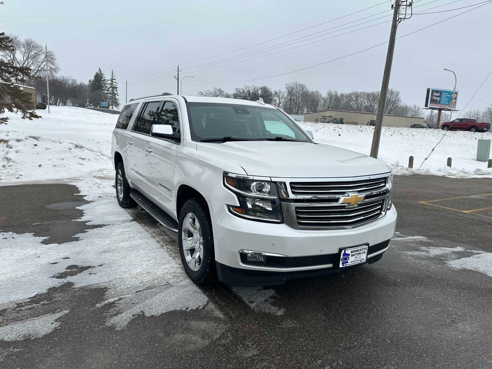 Used 2019 Chevrolet Suburban Premier with VIN 1GNSKJKC1KR285202 for sale in Fergus Falls, Minnesota