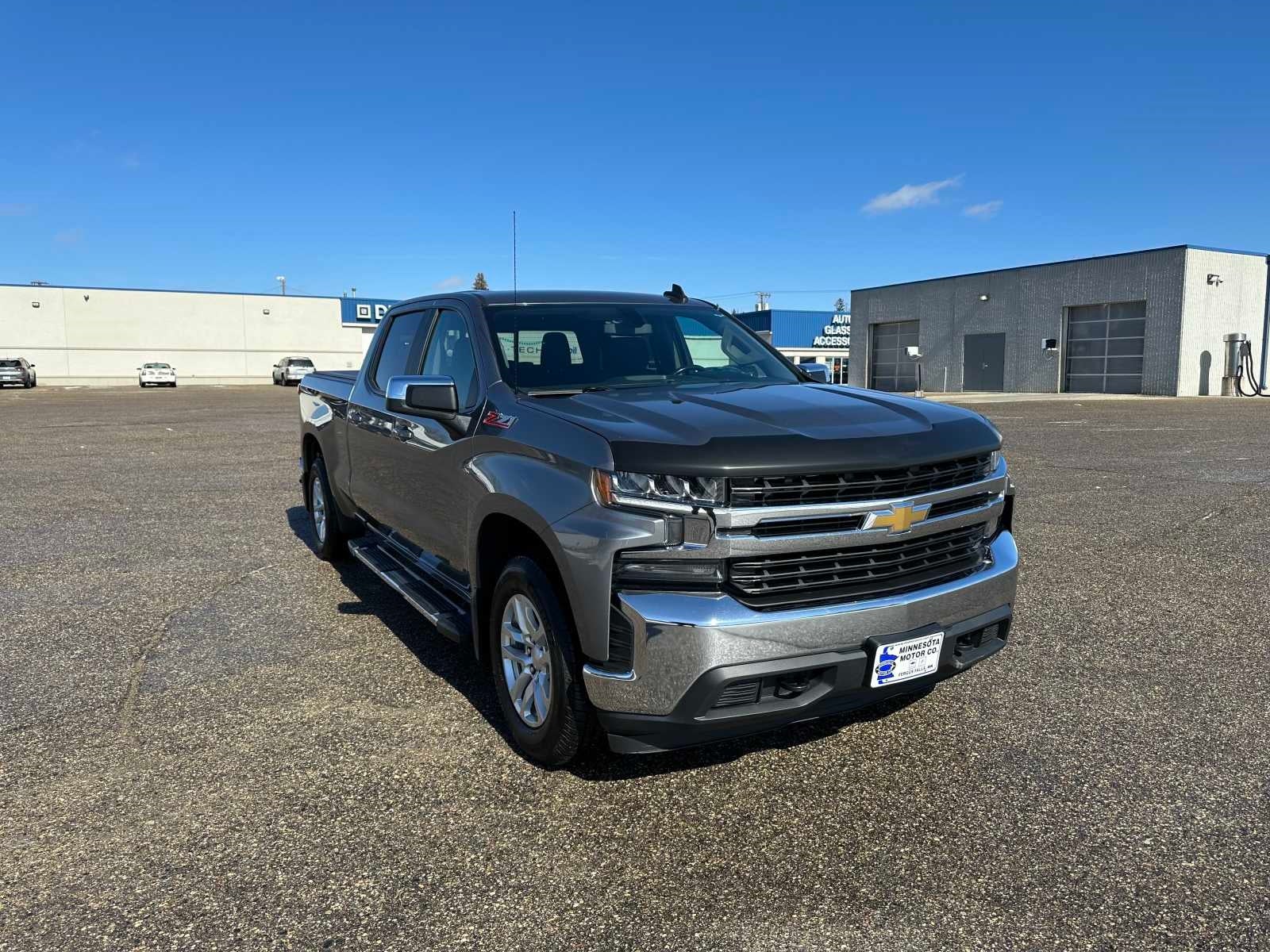 Used 2020 Chevrolet Silverado 1500 LT with VIN 3GCUYDED0LG313708 for sale in Fergus Falls, Minnesota