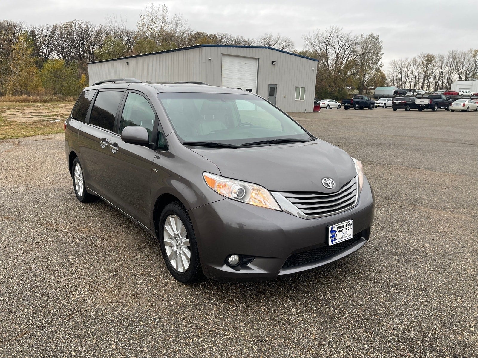 Used 2017 Toyota Sienna XLE with VIN 5TDDZ3DC6HS159935 for sale in Fergus Falls, Minnesota