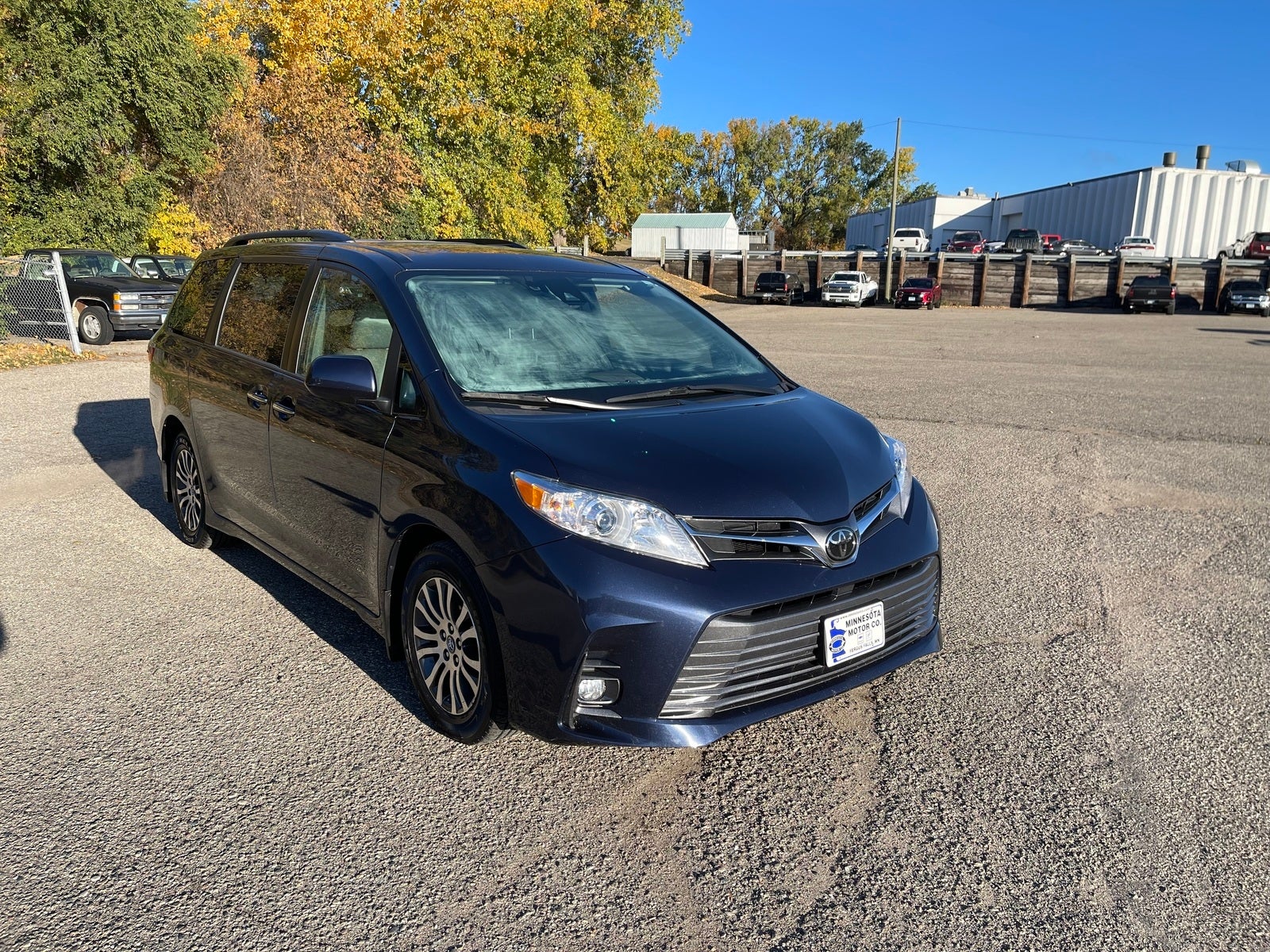 Used 2018 Toyota Sienna XLE with VIN 5TDYZ3DC0JS929795 for sale in Fergus Falls, Minnesota