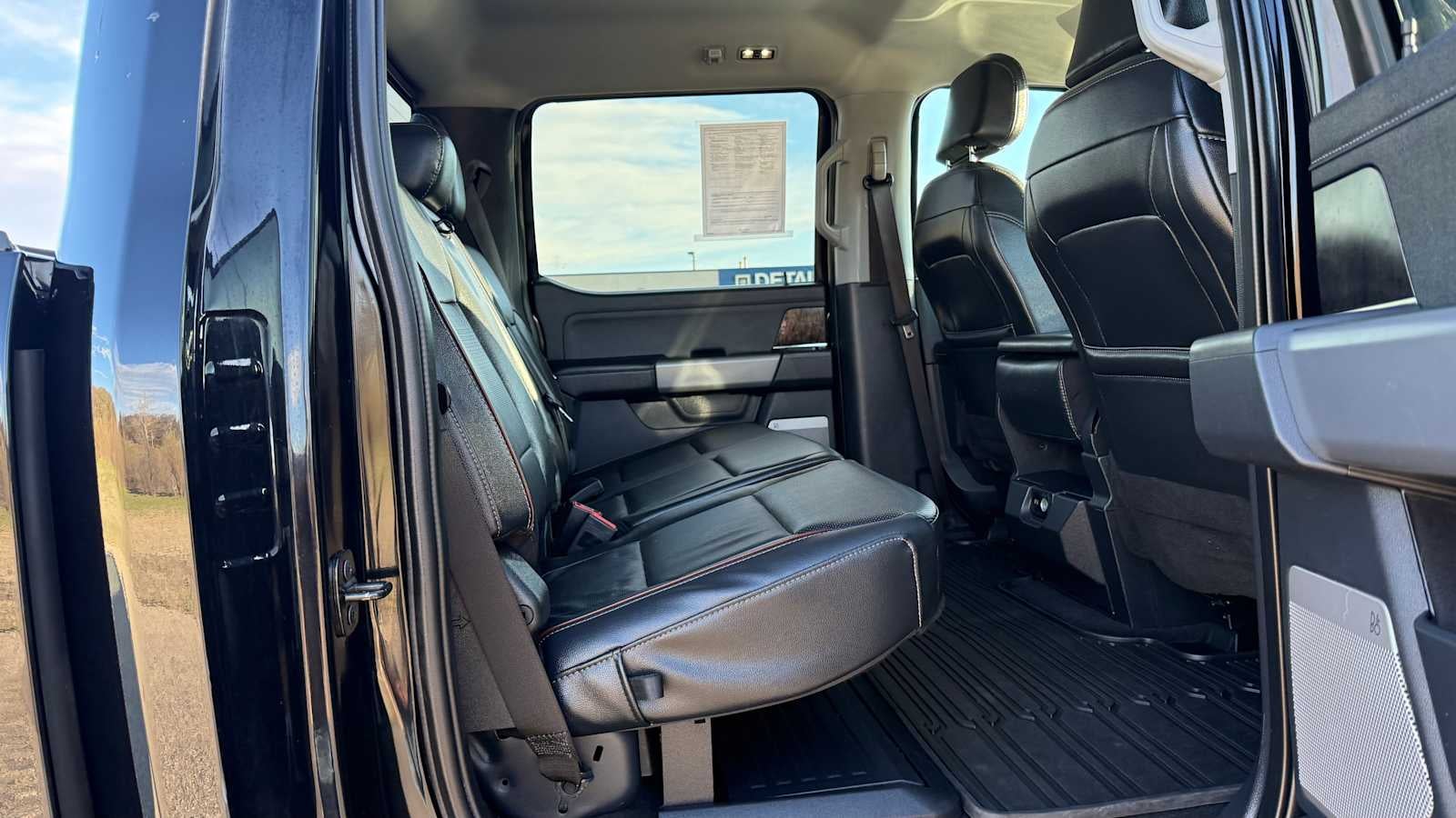 2024 Ford Super Duty F-350 SRW LARIAT