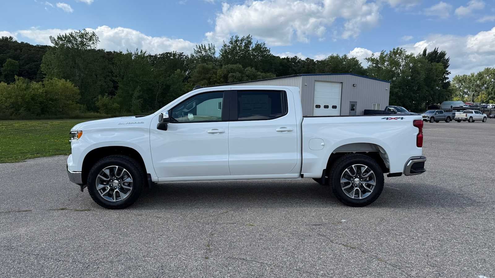 2026 Chevrolet Silverado 1500 LT (2FL)