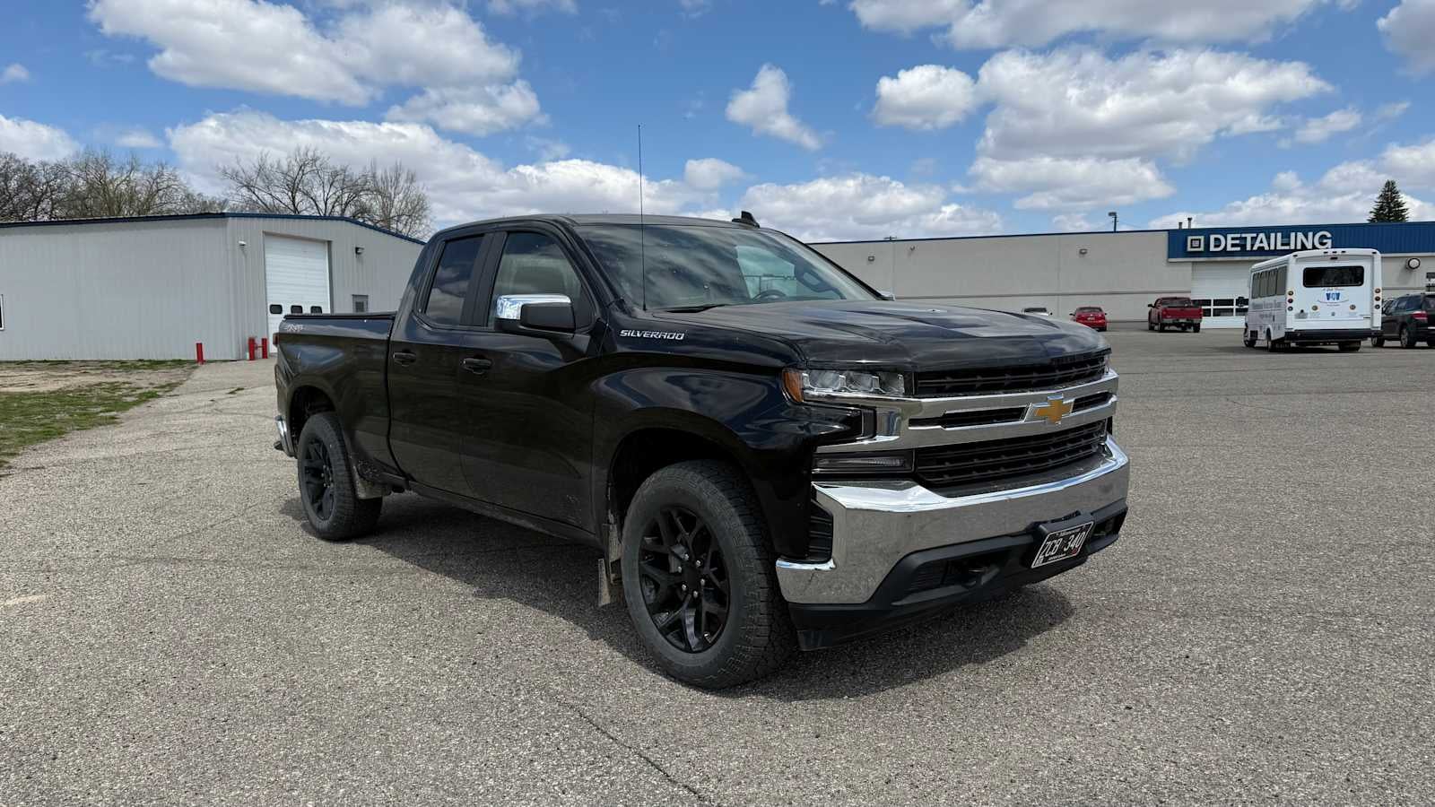 Used 2019 Chevrolet Silverado 1500 LT with VIN 1GCRYDED6KZ368684 for sale in Fergus Falls, Minnesota