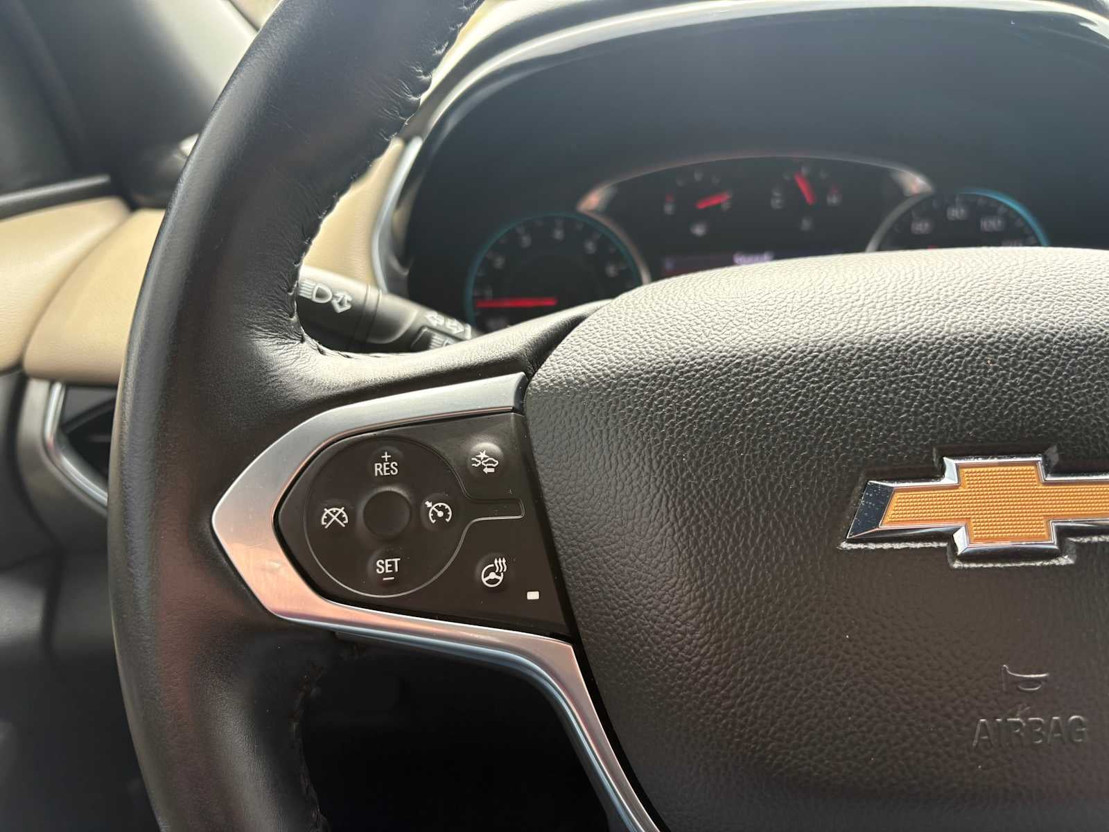2022 Chevrolet Traverse LT Leather