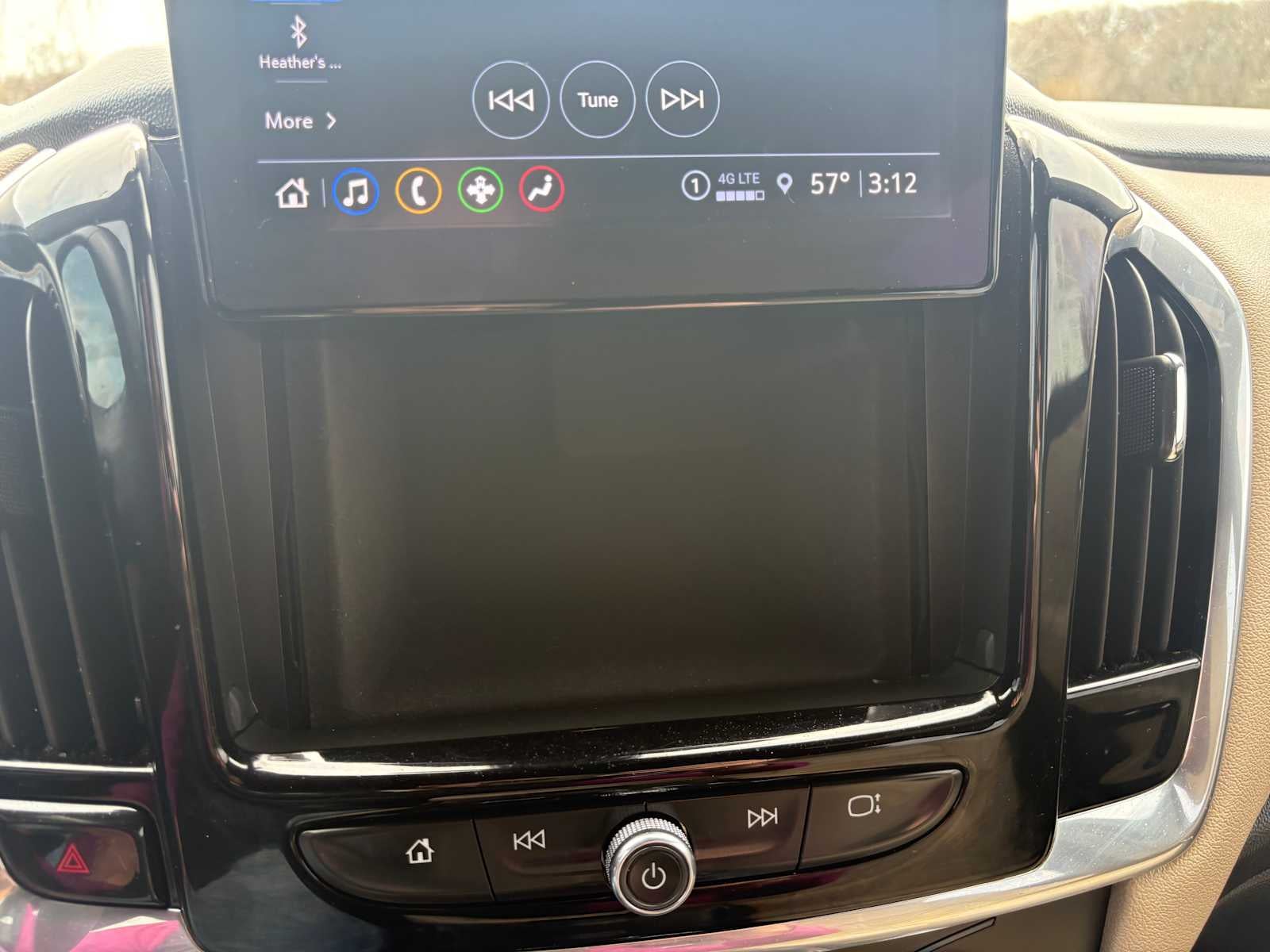 2022 Chevrolet Traverse LT Leather