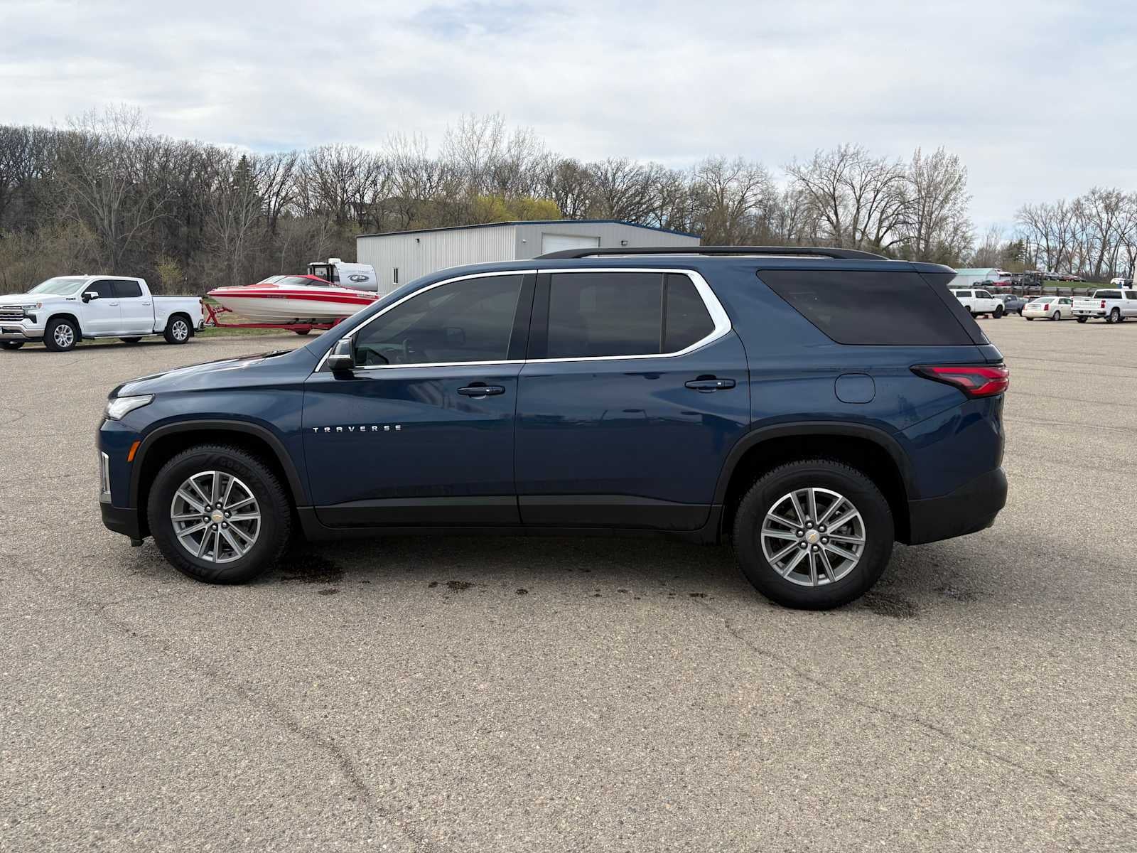 2022 Chevrolet Traverse LT Leather
