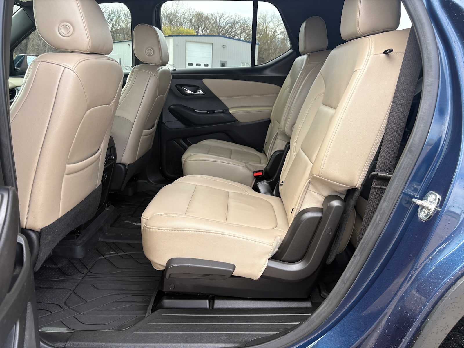 2022 Chevrolet Traverse LT Leather