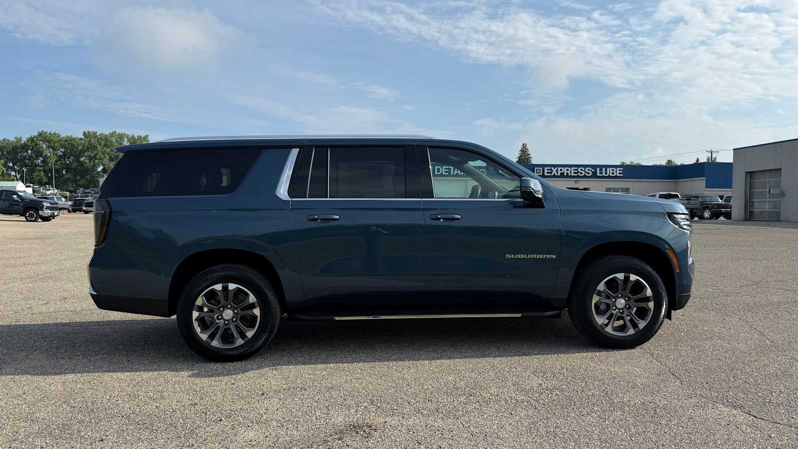 2026 Chevrolet Suburban LT