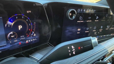 2025 Chevrolet Suburban LT