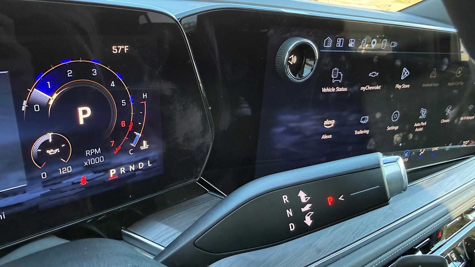 2025 Chevrolet Suburban LT