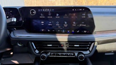 2025 Chevrolet Suburban LT