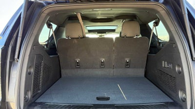 2025 Chevrolet Suburban LT