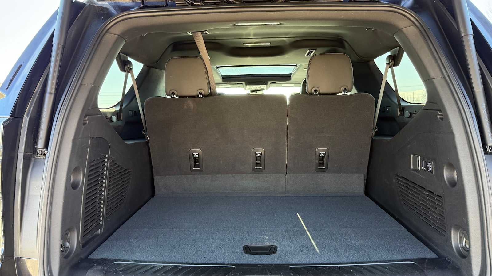 2025 Chevrolet Suburban LT