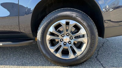 2025 Chevrolet Suburban LT