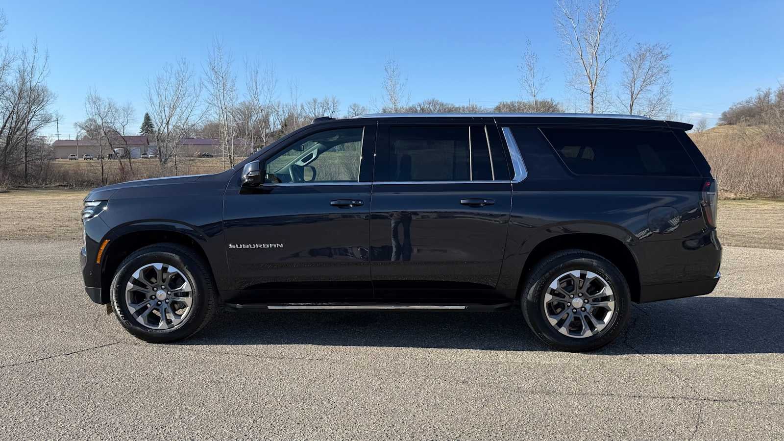 2025 Chevrolet Suburban LT