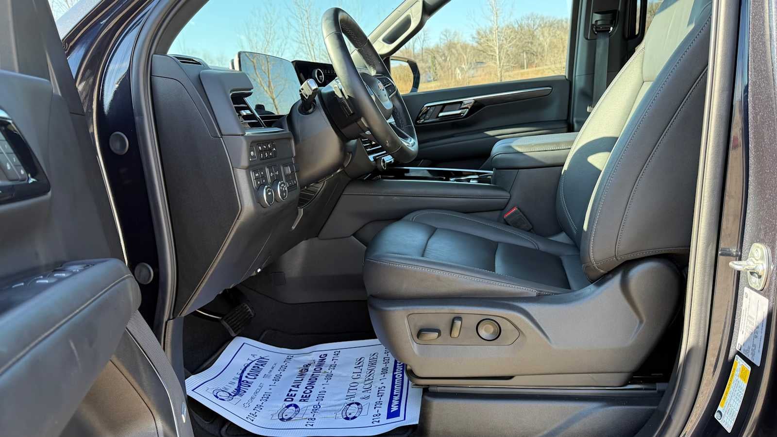 2025 Chevrolet Suburban LT