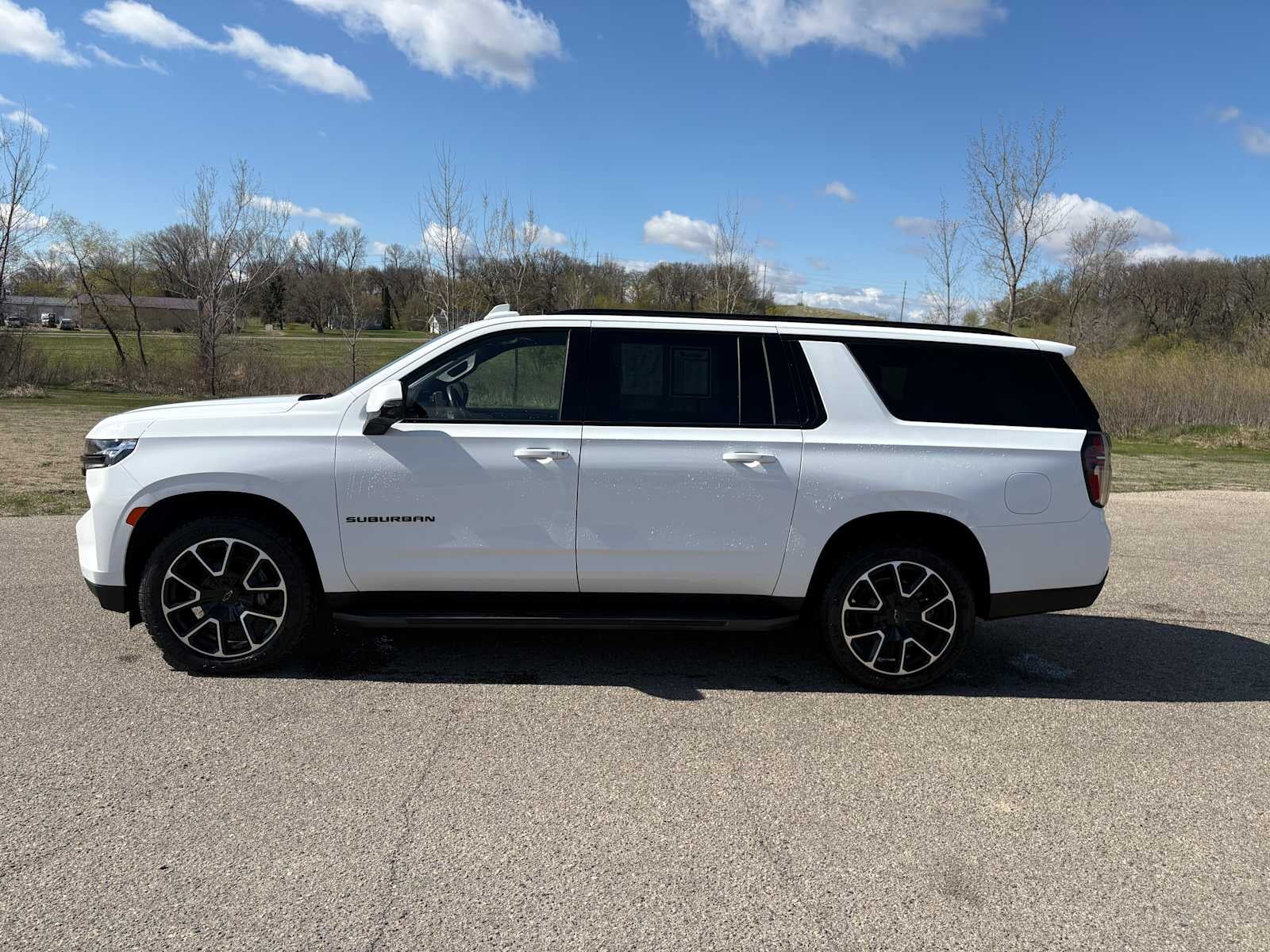 2024 Chevrolet Suburban RST