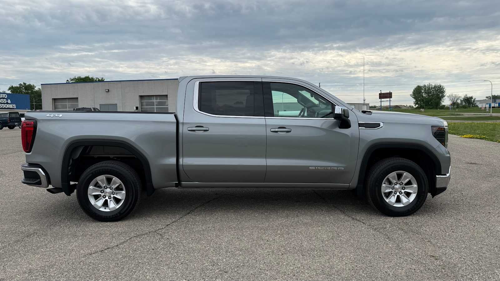 2024 GMC Sierra 1500 SLE