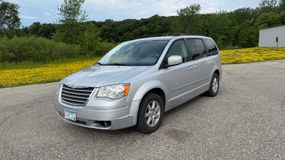 2010 Chrysler Town & Country Touring