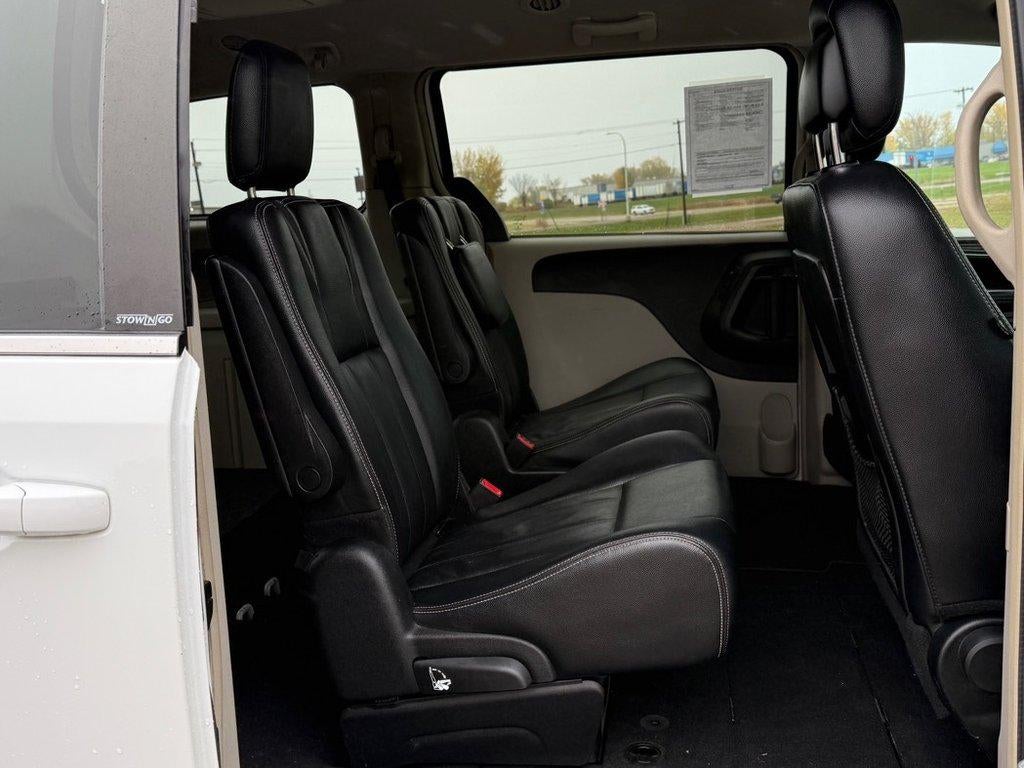 2014 Chrysler Town & Country Touring