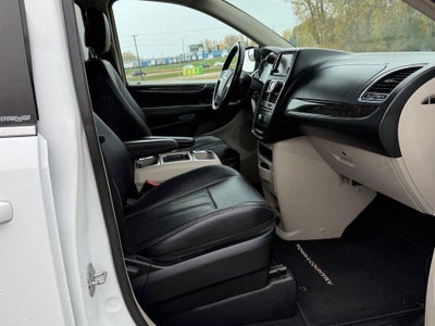 2014 Chrysler Town & Country Touring