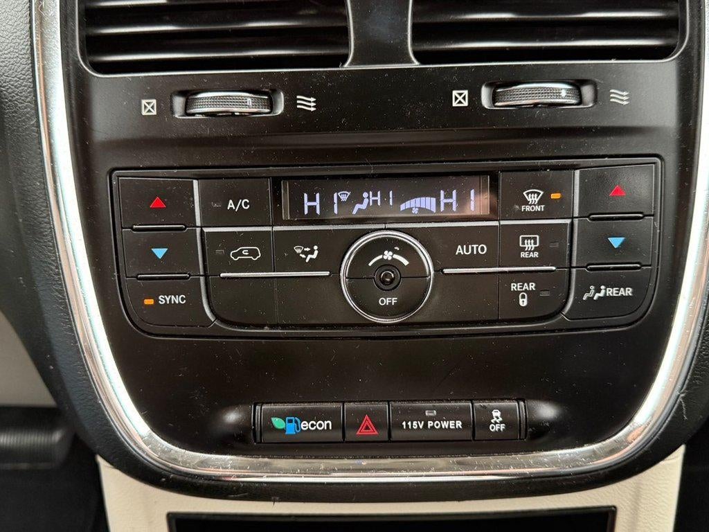 2014 Chrysler Town & Country Touring