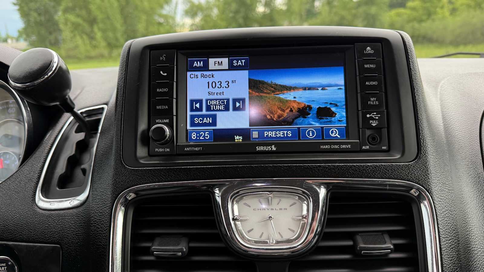 2012 Chrysler Town & Country Touring-L