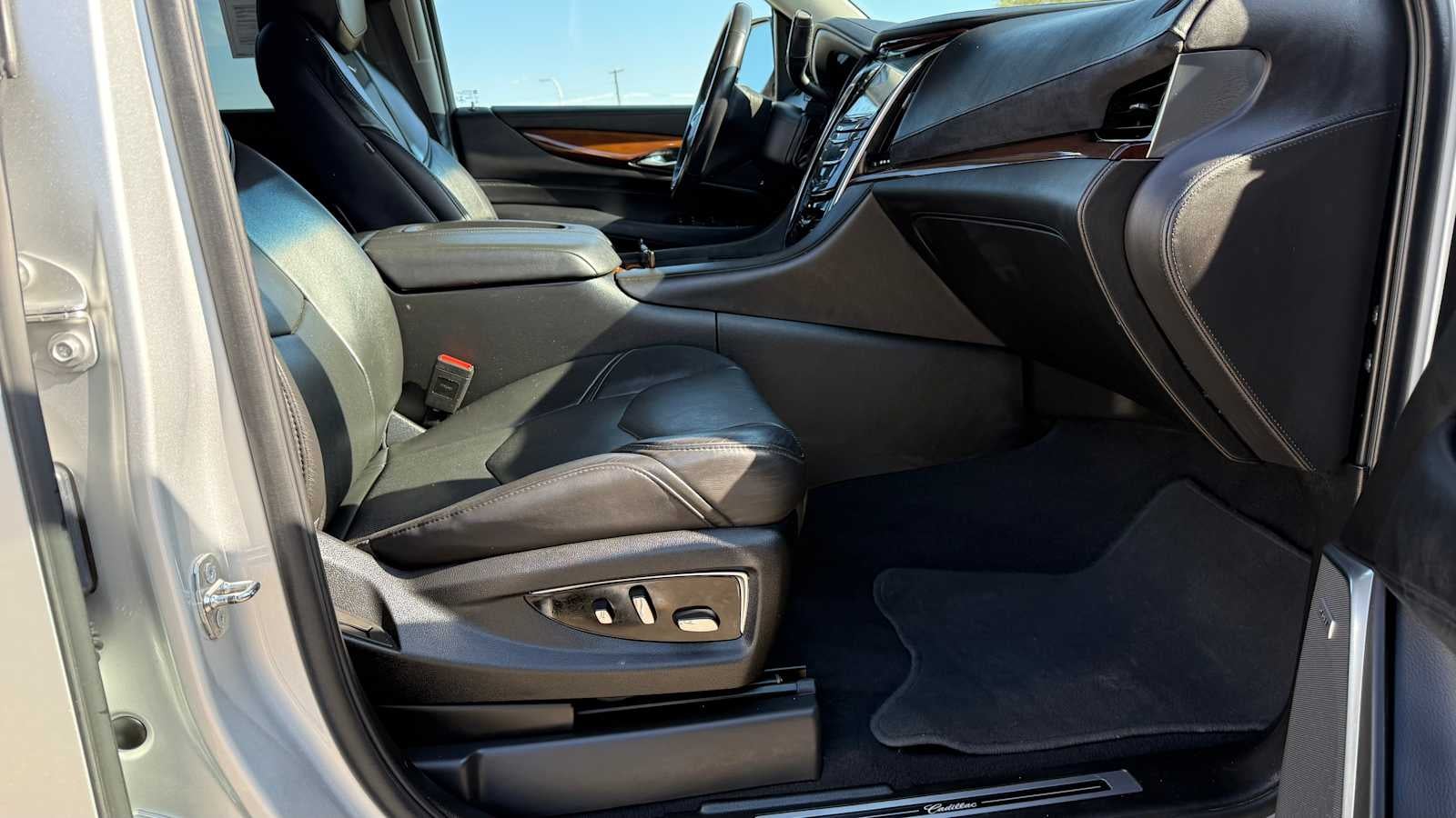 2018 Cadillac Escalade Luxury