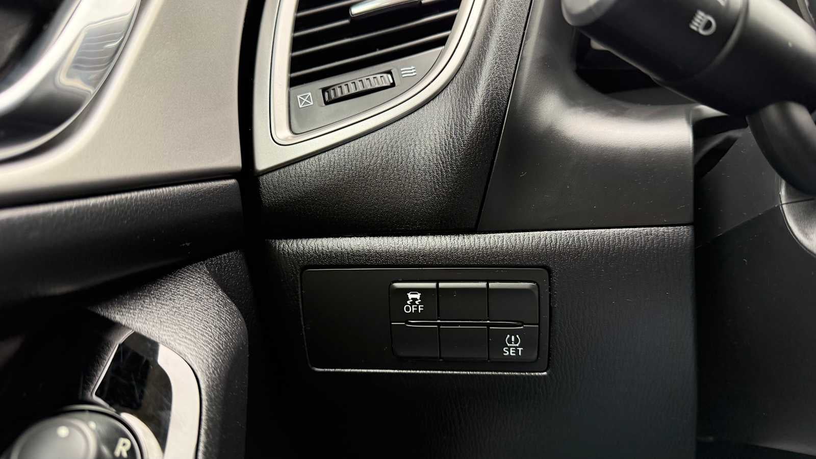 2018 Mazda Mazda3 4-Door Touring